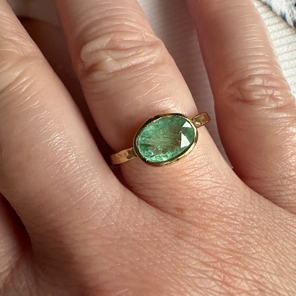 18kt Yellow Gold 2.0ct Green Paraiba Ring