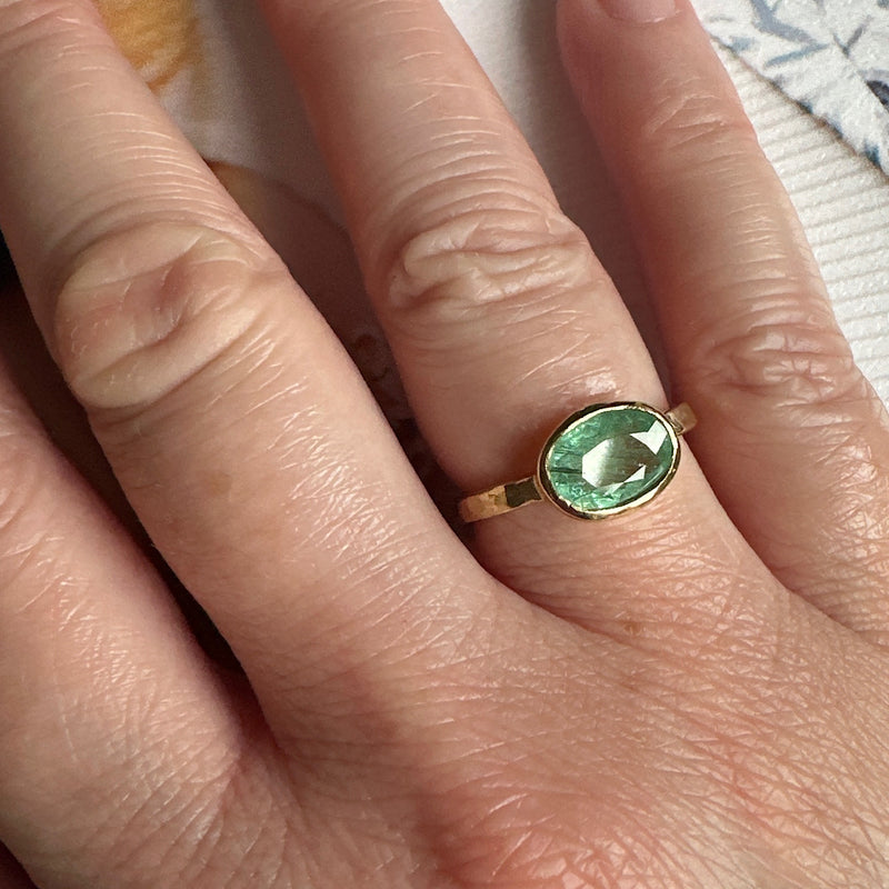 18kt Yellow Gold 2.0ct Green Paraiba Ring