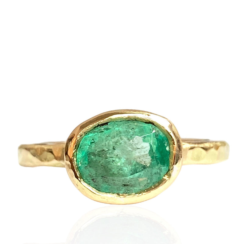 18kt Yellow Gold 1.38ct Green Emerald Ring