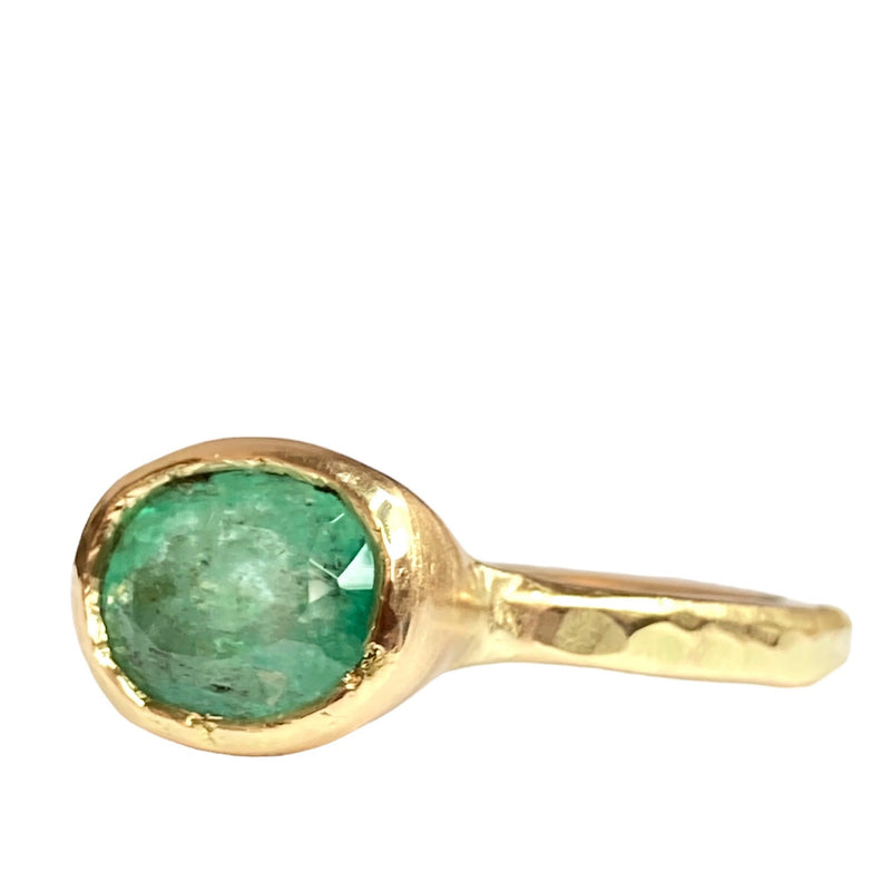 18kt Yellow Gold 1.38ct Green Emerald Ring