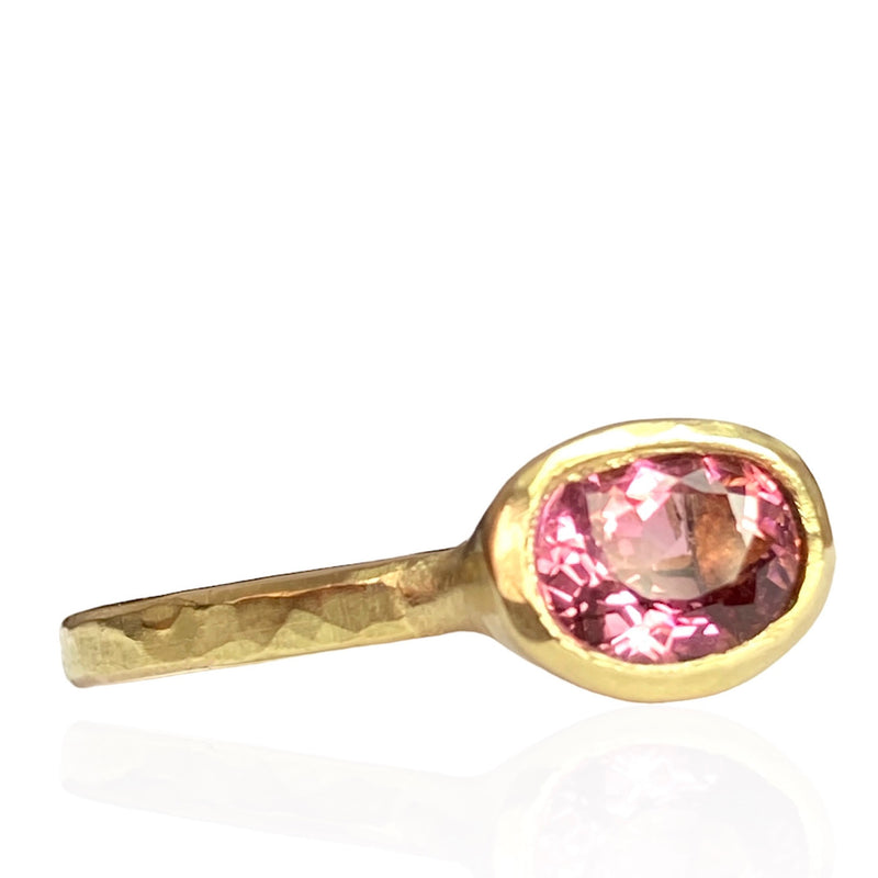 18kt Yellow Gold 0.93ct Pink Tourmaline Ring