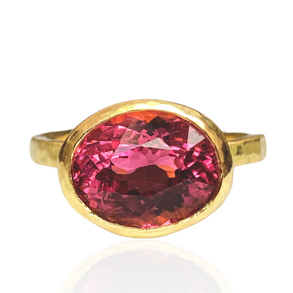 18kt Yellow Gold 3.76ct Oval Pink Tourmaline Ring